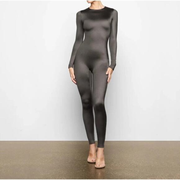 SKIMS All-In One Shine Crew Neck One Piece Jumpsuit Black Size XXS NWT - Picture 1 of 15